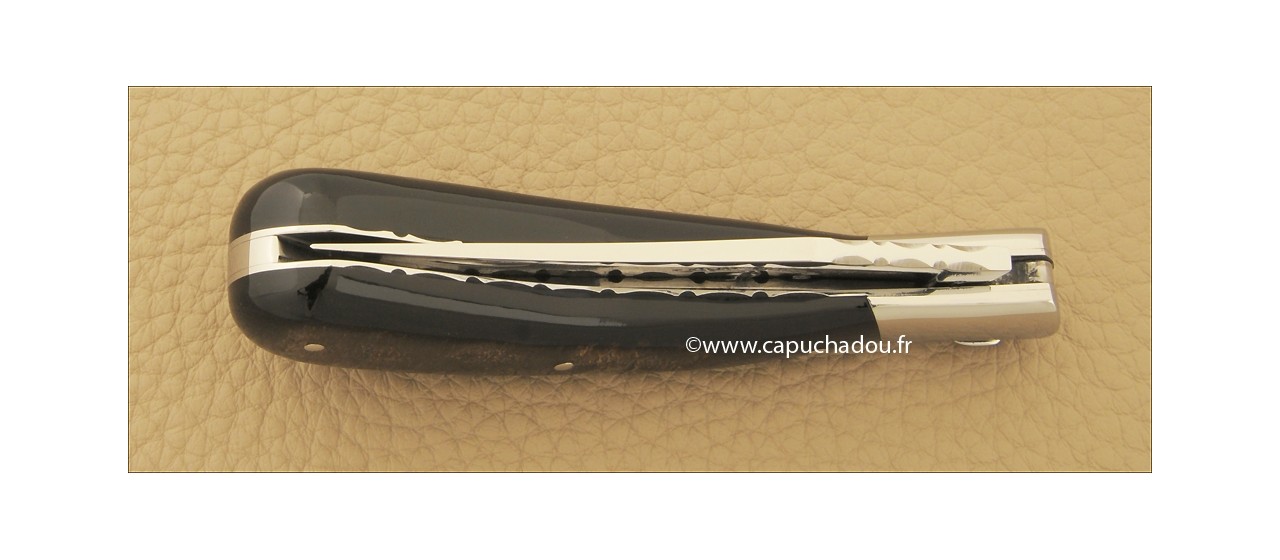 "Le Capuchadou-Guilloché" 10 cm hand made knife, buffalo bark horn