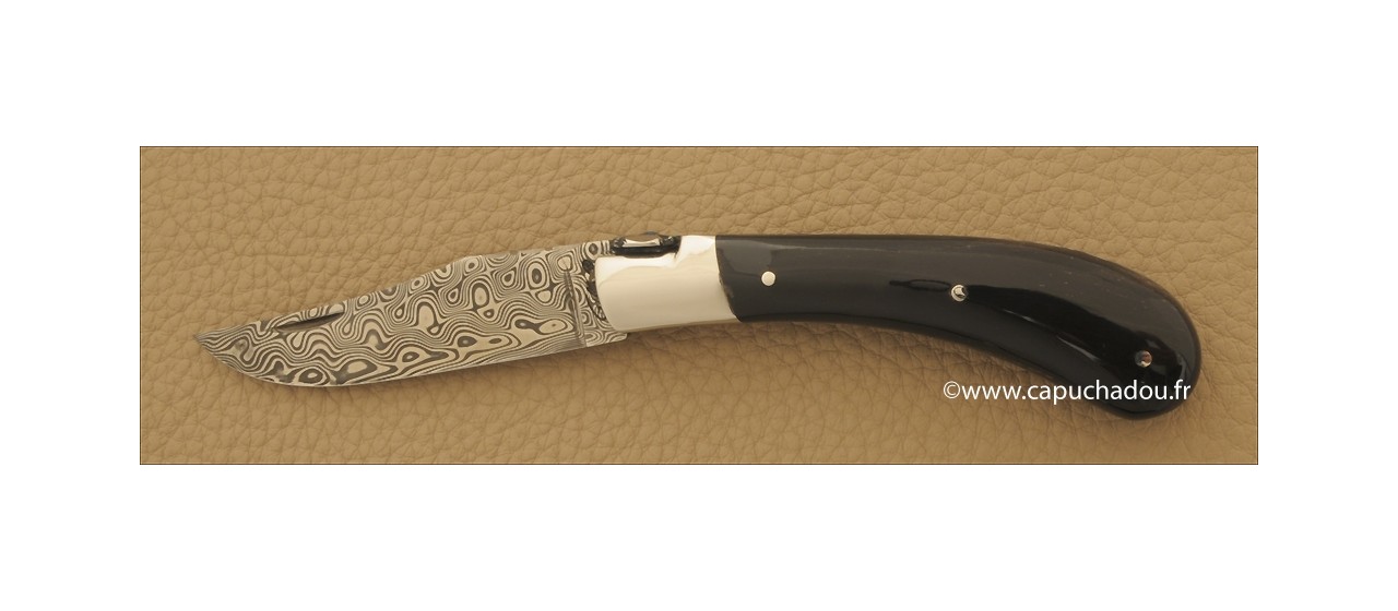 "Le Capuchadou-Guilloché" 10 cm hand made knife, buffalo Horn tip & Damascus