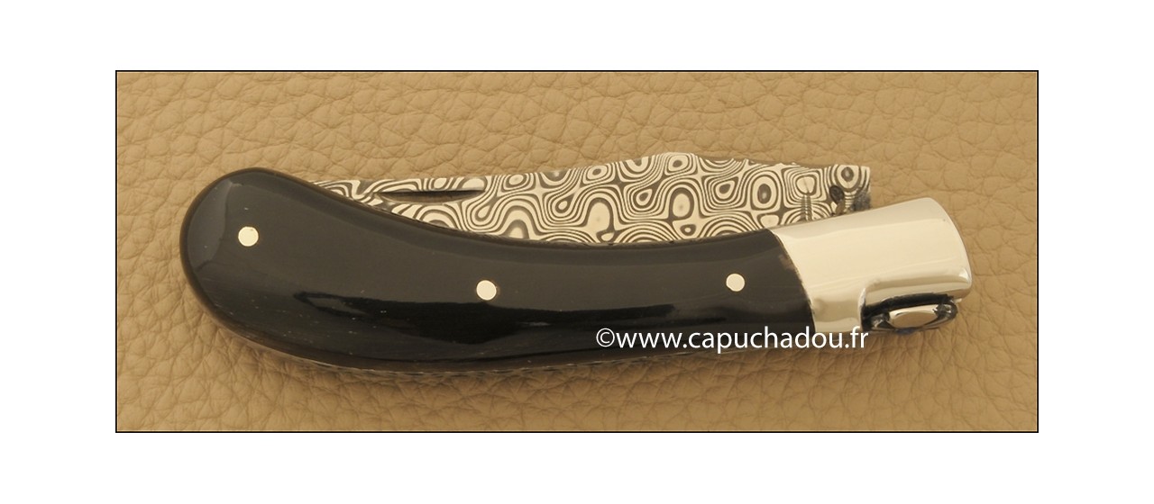 "Le Capuchadou-Guilloché" 10 cm hand made knife, buffalo Horn tip & Damascus