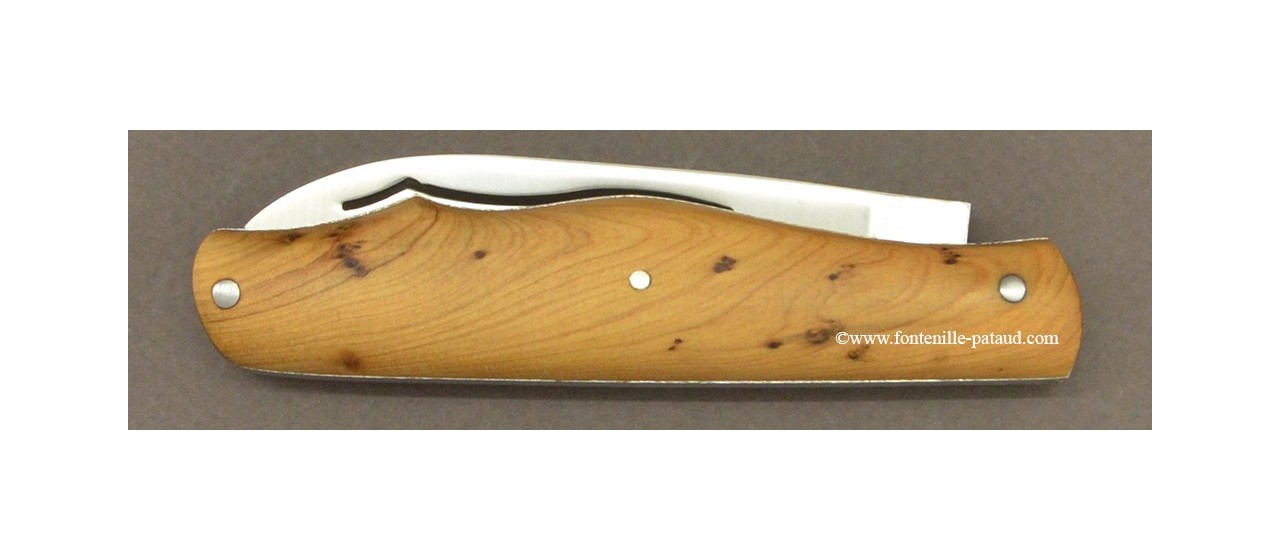 Le Mézenc Juniper knife handmade in the Laguiole village, France