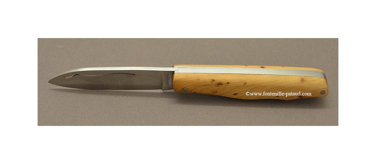 Le Mézenc Juniper knife handmade in the Laguiole village, France