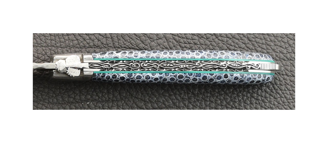 Laguiole Nature Damas Corail bleu, Guillochage fin