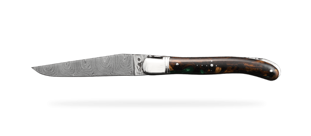 Couteau laguiole de fabrication artisanale, damas et manche en bois de fer et résine époxy