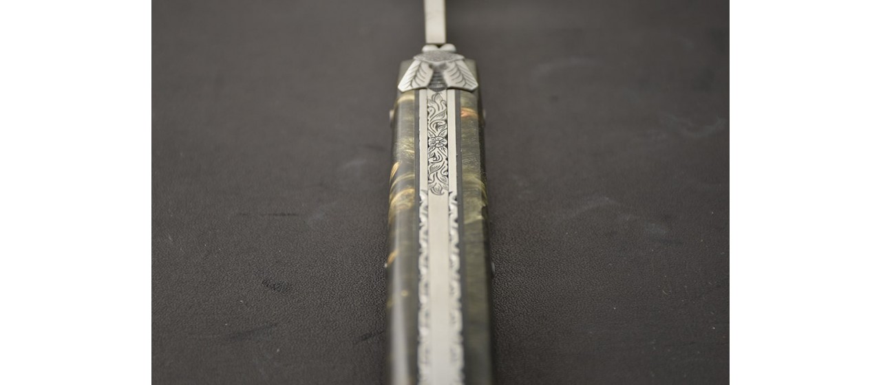 Laguiole 12cm plein manche Loupe de Peuplier noire par Jérôme Latreille