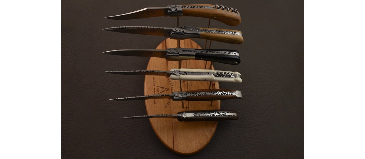 Display rack with 6 knives