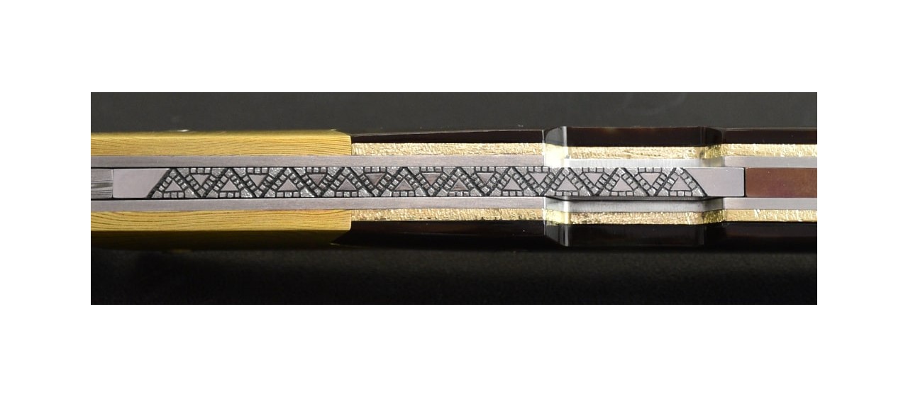 Le Thiers® Advance Damascus Genuine Tortoise & Mokume Gane bolster