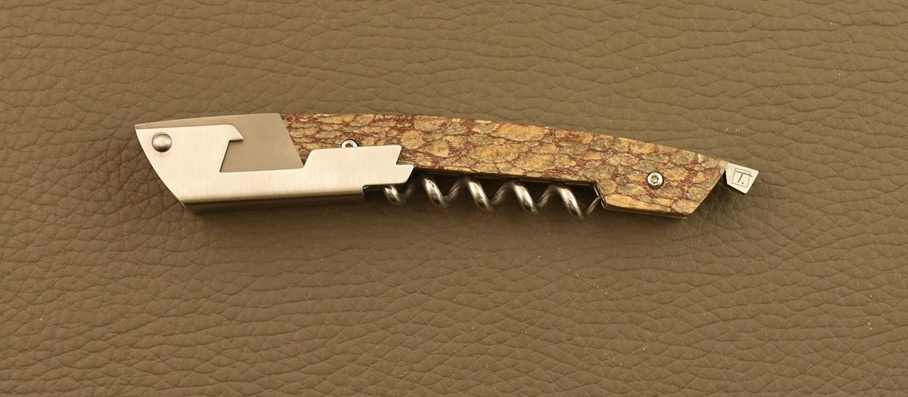Guava tree sommelier knife made by Fontenille Pataud in Thiers - France