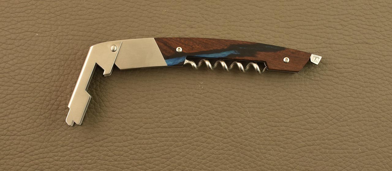 Couteau de sommelier en bois de fer et résine fabriqué par Fontenille Pataud à Thiers - France