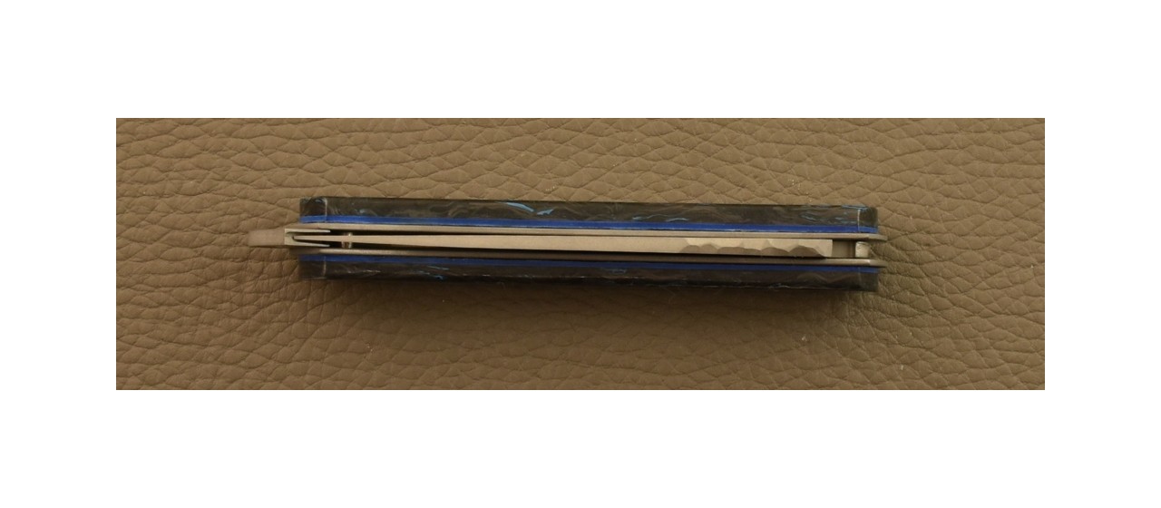 Le Thiers® Nature Fat Carbon Blue Dark Matter knife