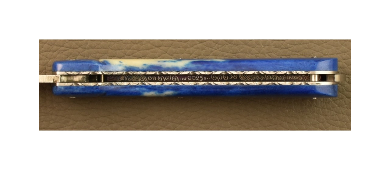 Couteau Sperone Corse Damas Plein Manche Os Bleu, Guillochage Fin