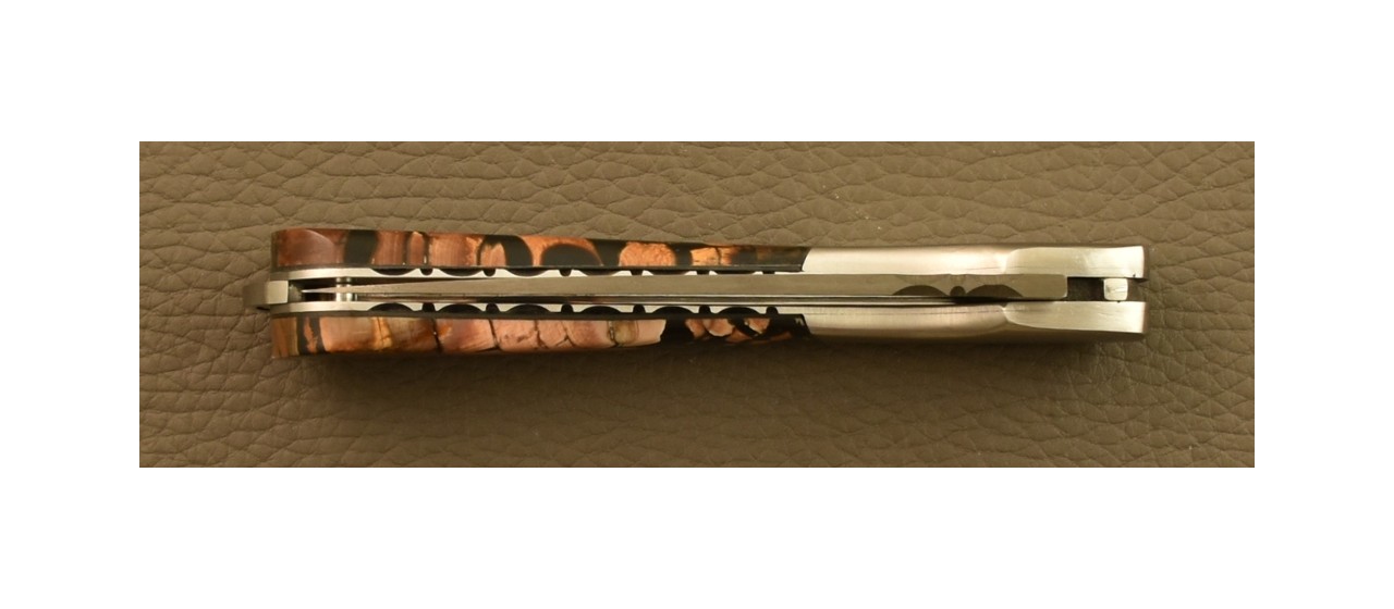 Corsican knife Sperone "Guilloché" Damascus Range Mammoth slice