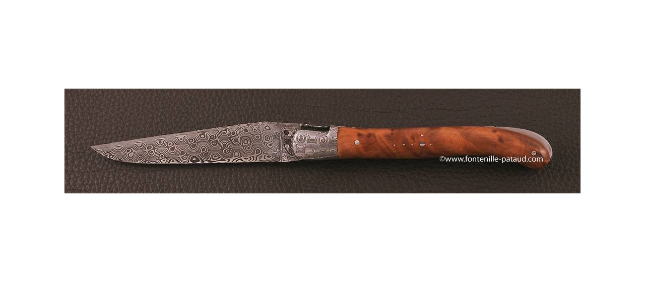 Stainless damascus steel blade for this high quality laguiole knife