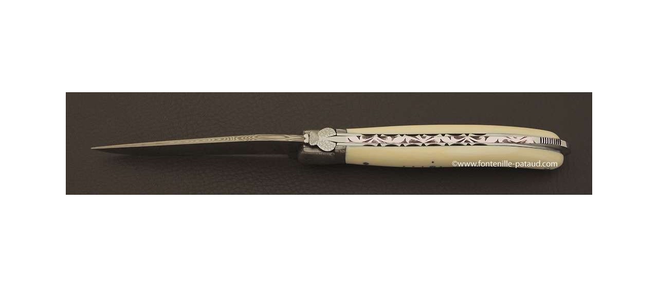 Le luxe à la francaise pour ce couteau laguiole en ivoire et damas