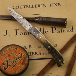 🔪L'Anto en ivoire de mammouth bleu : cette teinte est naturelle et très rare. On la retrouve uniquement sur les défenses conservées dans des sols riches en phosphate de fer. 🦣
--------------
🔪L'Anto bue mammoth ivory: natural and very rare shade. Only found on tusks preserved in soils rich in iron phosphate. 🦣

 #couteaux #couteaupliant #couteaudepoche #couteaufrançais #knifemaking #knifemaker #knife #knifelife #madeinfrance #mammouth #mammoth #mammothivory