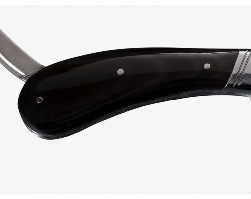 An ergonomic handle